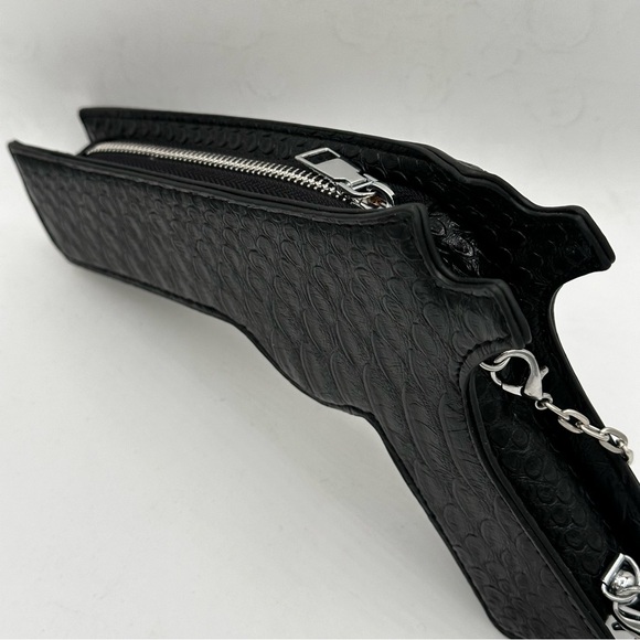 Pistol shaped Crossbody purse - Picture 6 of 8